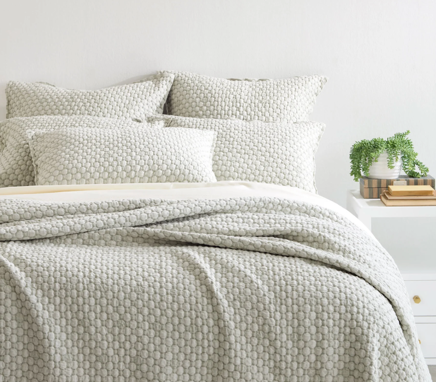 Lodi Matelasse Coverlet