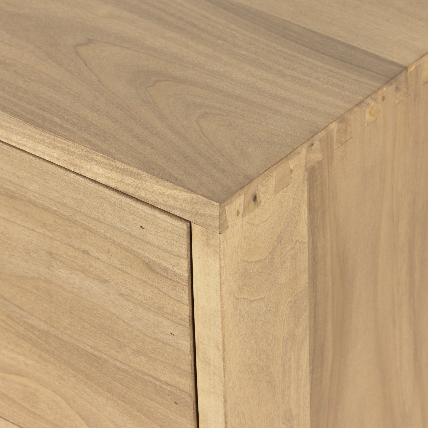 Marta 7 Drawer Dresser
